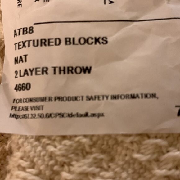 The Manual Woodworkers & Weavers textured blocks, 2-layer cream color throw NWT - Picture 4 of 4